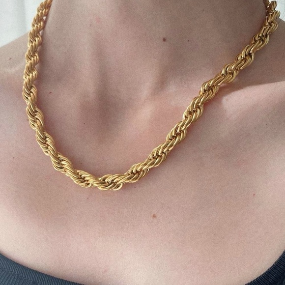 Twisted Elegance 18K Gold Rope Necklace - Picture 2 of 3